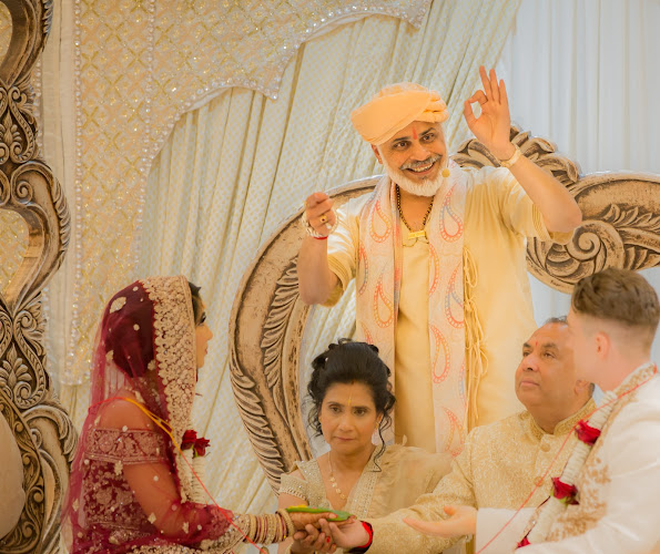 Jalaram Kuteer - Pray with Shri Hemang Bhai - Leicester