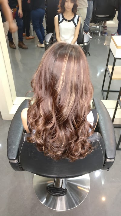 Photos of Etienne Hair Dressing