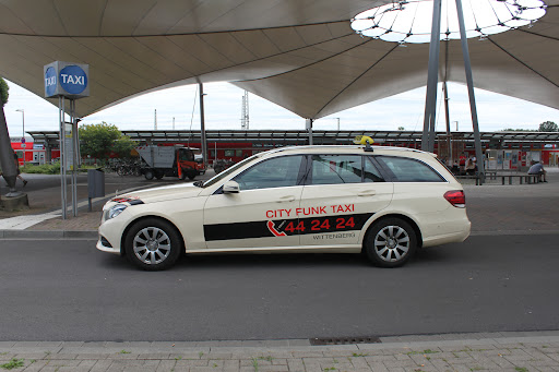 Herbert Kretschmer , City-Funk-Taxi und Busbetrieb