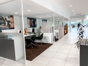 Photo n°4 de edenauto premium MINI Limoges à Limoges (Vendeur de voitures d'occasion)