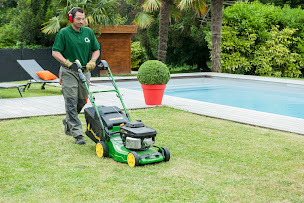 Photo n°11 de O2 Jardi-Brico Bordeaux à Saint-Jean-d'Illac (Service d'entretien de pelouse)