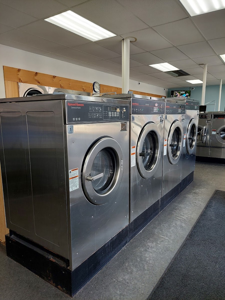 Simply Clean Laundromat laundromat interior in Cleveland, OH