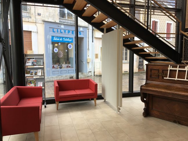 Pl. d'Armes, 72110 Bonnétable