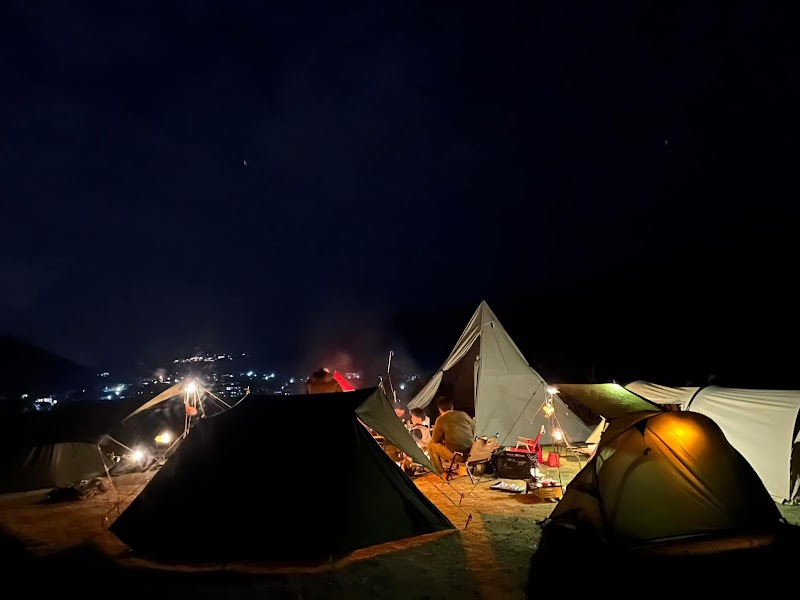 ポツンと一軒家的キャンプ場