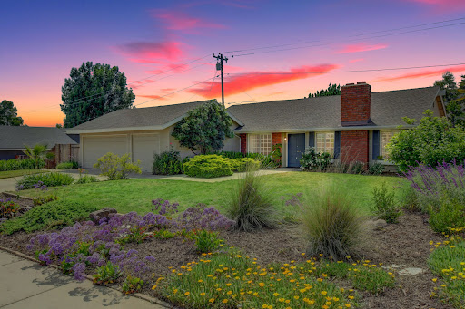Mr. & Mrs. San Dimas Real Estate - Thumbnail