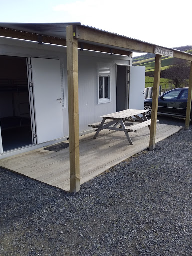 Hillview camp site & backpackers