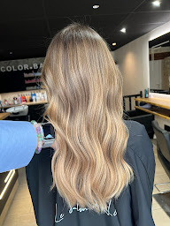 Photo n°23 de Le Salon d'Hélo à Paris (Salon de coiffure)