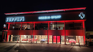 Photo n°12 de Ferrari Modena Sport Biarritz à Biarritz (Atelier de réparation automobile)