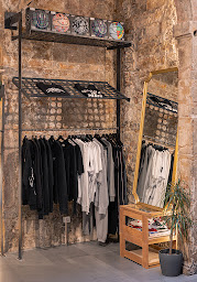 Photo n°50 de Dimension Stores à Lyon (Magasin de maroquinerie)