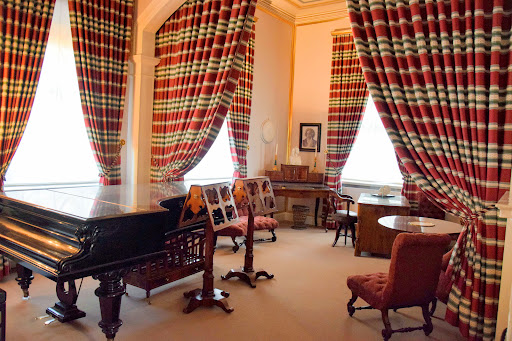 Museum About Liszt - Visual