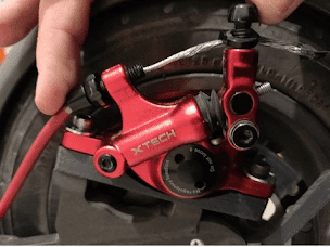 Photo n°2 de Les Trottinettes de Jo - Réparateur de trottinettes et vélos à L'Arbresle (Magasin d'articles de sports)