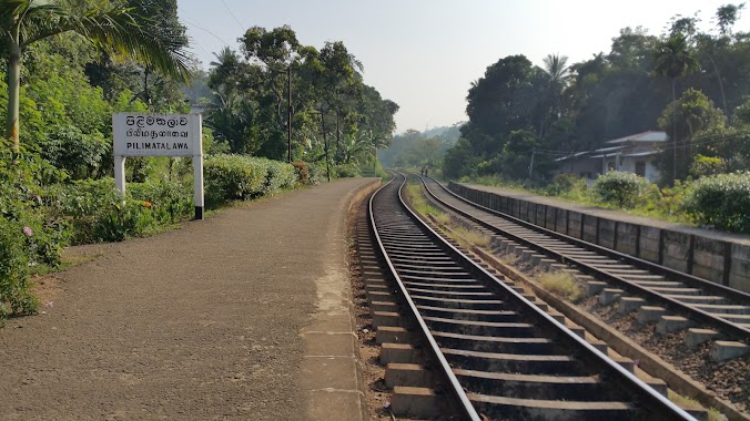 Pilimathalawa Railway Station, Author: Charith Gunarathna