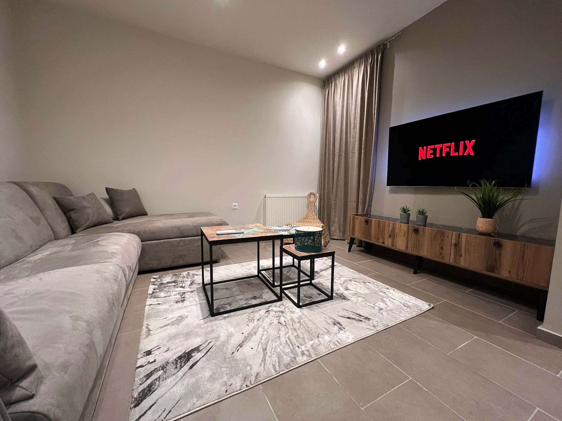 Supreme City Heart Suites