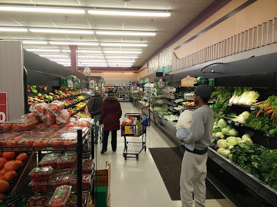 Giant Eagle Supermarket