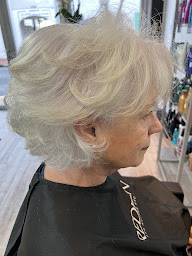 Photo n°2 de Le Salon - Marion BUNEL à Saint-Denis-d'Oléron (Magasin de produits de beauté)