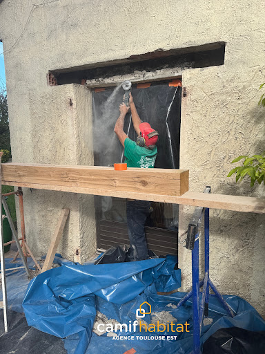 Remplacement d’un linteau bois à BeauzelleNos équipes...