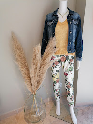 Photo n°4 de La boutique de Meryle à Vallon-Pont-d'Arc (Magasin de vêtements)