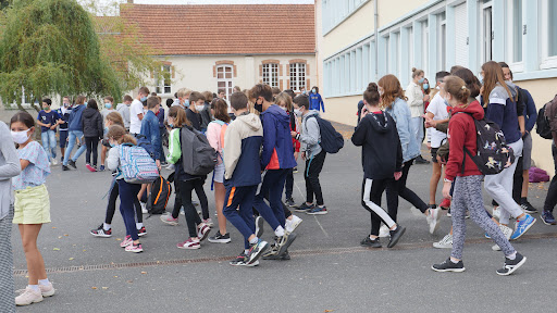 Mixed Private Middle School De La Maine - Thumbnail