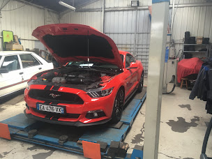 Photo n°3 de GARAGE FONTAINE Atelier Auto Depuis 1988 une tradition familiale, un service qui jaillit de l'expérience de Père en Fils à Falaise (Atelier de mécanique automobile)