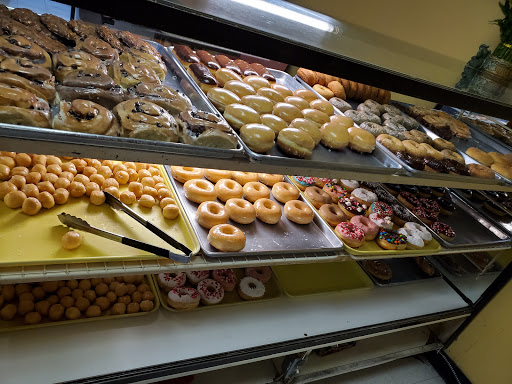 Dippin Donuts - Visual