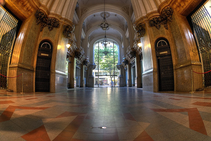 Palacio Barolo by null