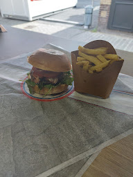 Photo n°3 de NJ family burger / food truck à Compiègne (Restauration rapide)