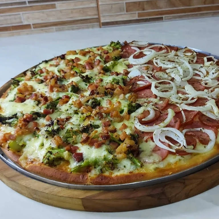 Peça pelo WhatsApp 99337-7353 – Foto de Super Pizza, Cuiabá - Tripadvisor