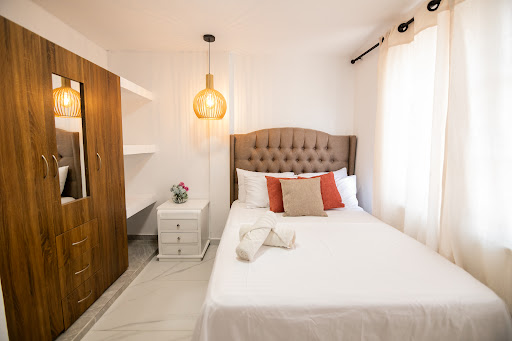 Hospedaje rosa blanca