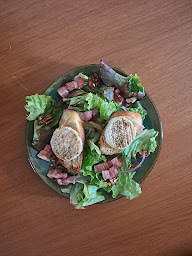 Photo n°24 de Café des Allées à Pouzolles (Bar à vin)