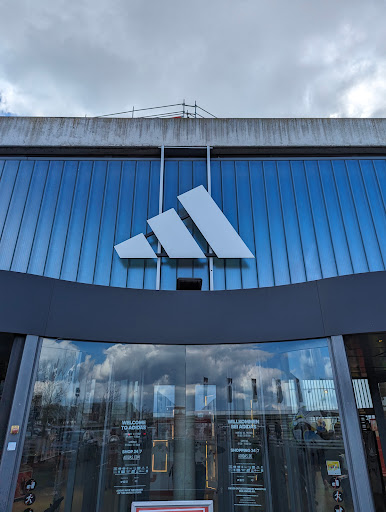Cafe - Adidas outlet - Thumbnail