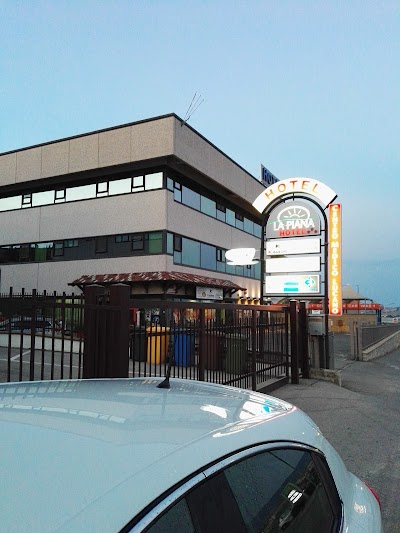 Photos of The Plains Hotel and Restaurant