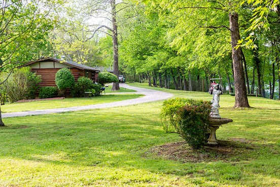 Parkers Hideaway On the White River by null