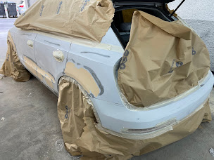 Photo n°24 de srn auto 13 à Marseille (Atelier de carrosserie automobile)