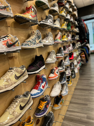 Dirty Kicks - Visual