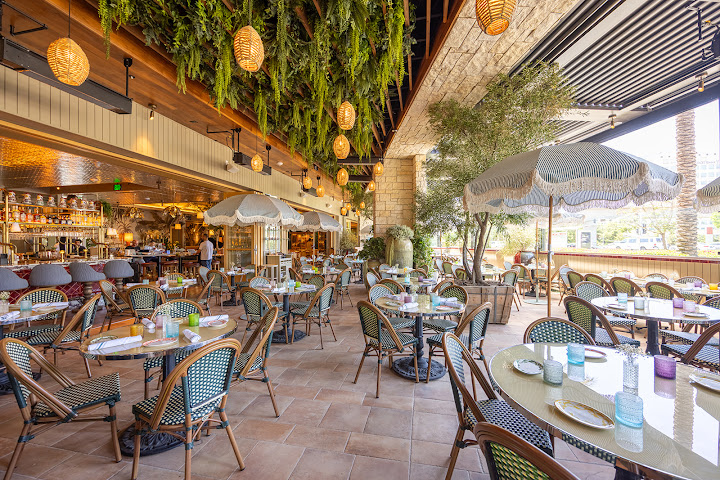 Lucrezia La Jolla by null