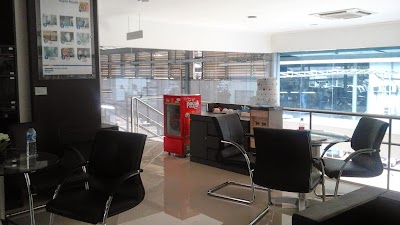 Photos of Suzuki Sejahtera Buana Trada Pulogadung & Body Repair