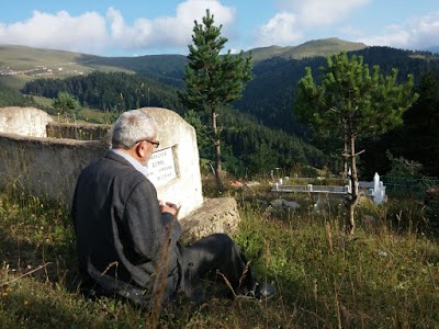 Bedir ve Macara Yaylası Mezarlığı