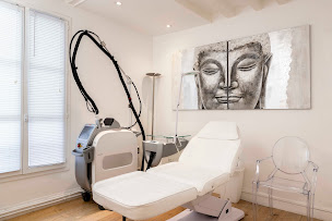 Photo n°8 de Cabinet Médical Dr Husson: Épilation Laser | Épilation Définitive | Couperose | Détatouage à Saint-Germain-en-Laye (Cabinet médical)