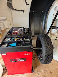 Photo n°3 de Méc@tom à Morthomiers (Atelier de réparation automobile)