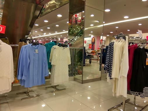 Matahari Department Store Hermes Palace Mall, Author: chandra irani