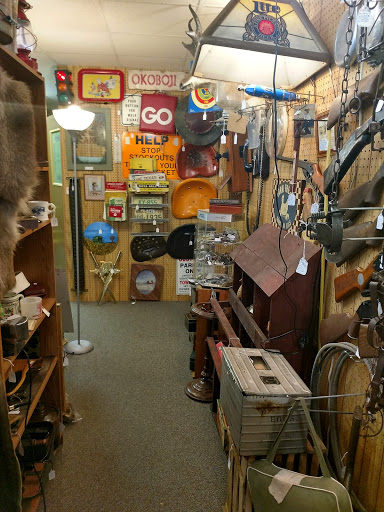 Spirit Lake Antique Mall - Thumbnail