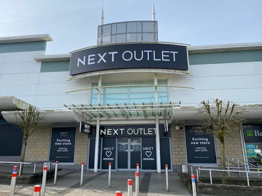 Next Outlet - Visual