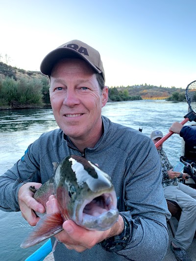 SAC RIVER GUIDE Pro Guide Kirk Portocarrero