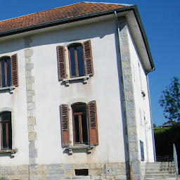Photo n°8 de Mairie à Maisons-du-Bois-Lièvremont (Hôtel de ville)