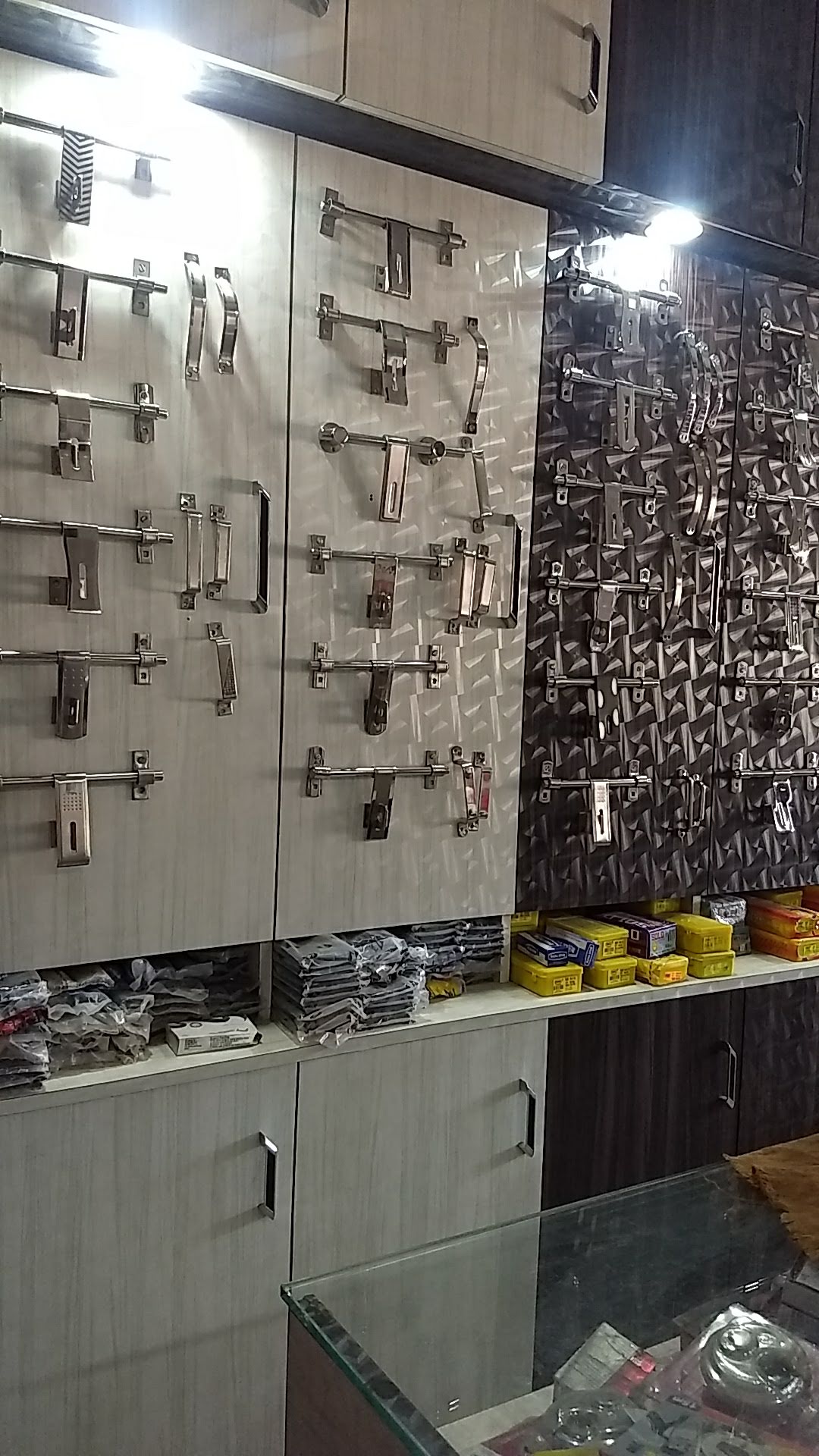 Store image