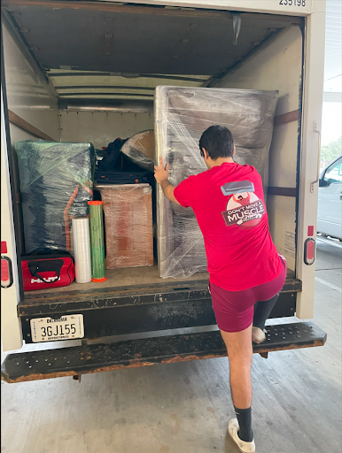 Eliott's Moving Company - Thumbnail