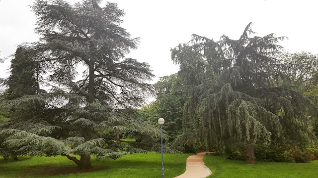 Square de la Butte du Chapeau Rouge