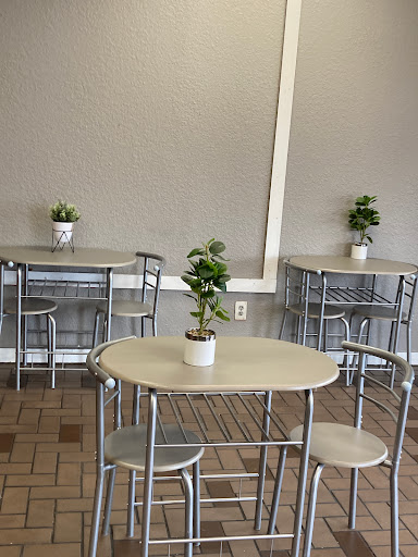 Royale Cafe - Visual