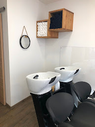 Photo n°17 de La sphère des Coiffeurs à Saint-Chamas (Salon de coiffure)