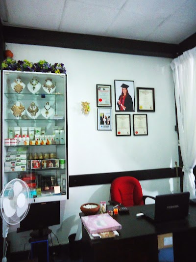 Photos of Salon Warsha